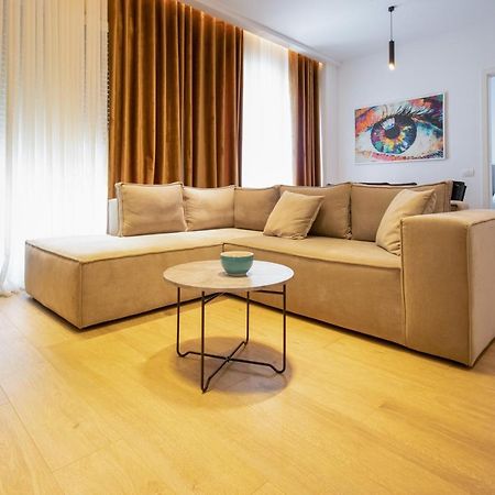 Bed and Breakfast Luxury Rooftop 23 à Tirana Extérieur photo