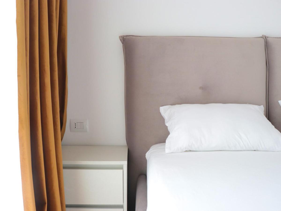 Bed and Breakfast Luxury Rooftop 23 à Tirana Extérieur photo