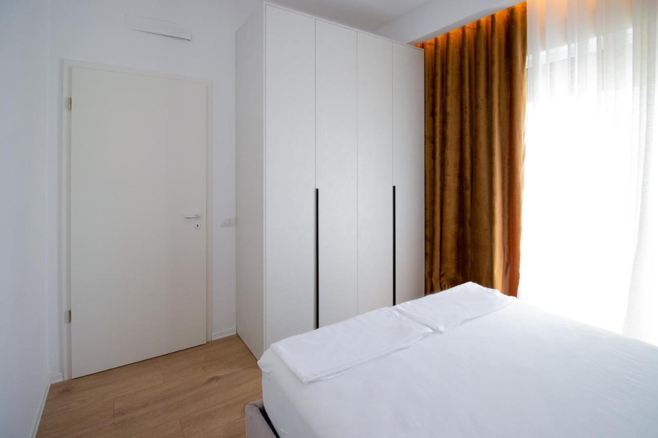 Bed and Breakfast Luxury Rooftop 23 à Tirana Extérieur photo