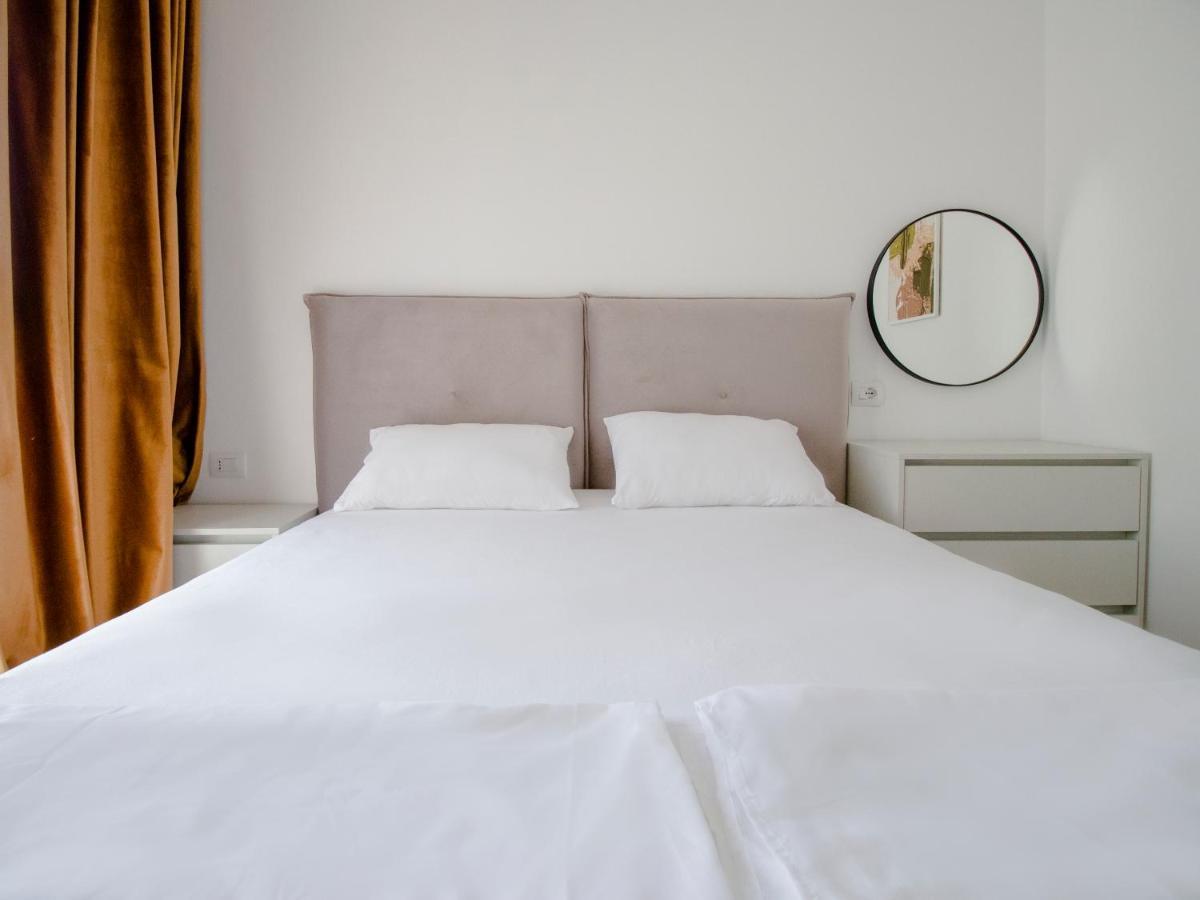 Bed and Breakfast Luxury Rooftop 23 à Tirana Extérieur photo