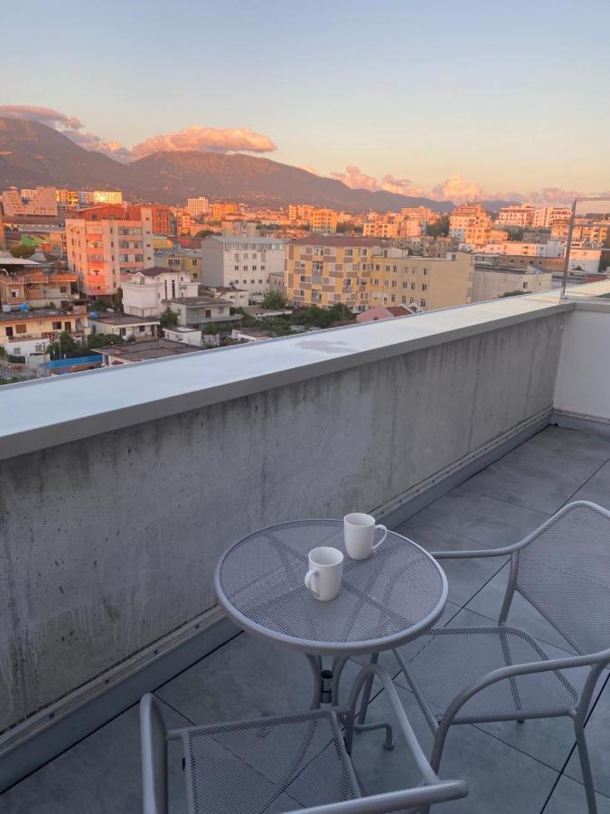 Bed and Breakfast Luxury Rooftop 23 à Tirana Extérieur photo